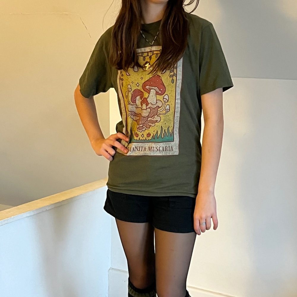Tarot mushroom tshirt
